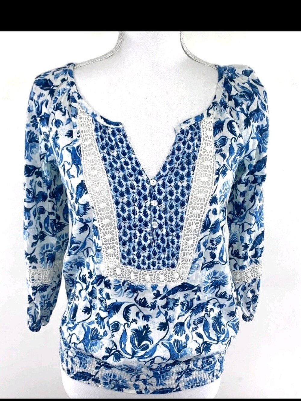 H&M Blue White Paisley Woman's Blouse 100% Cotton Crochet Details & Cute Buttons